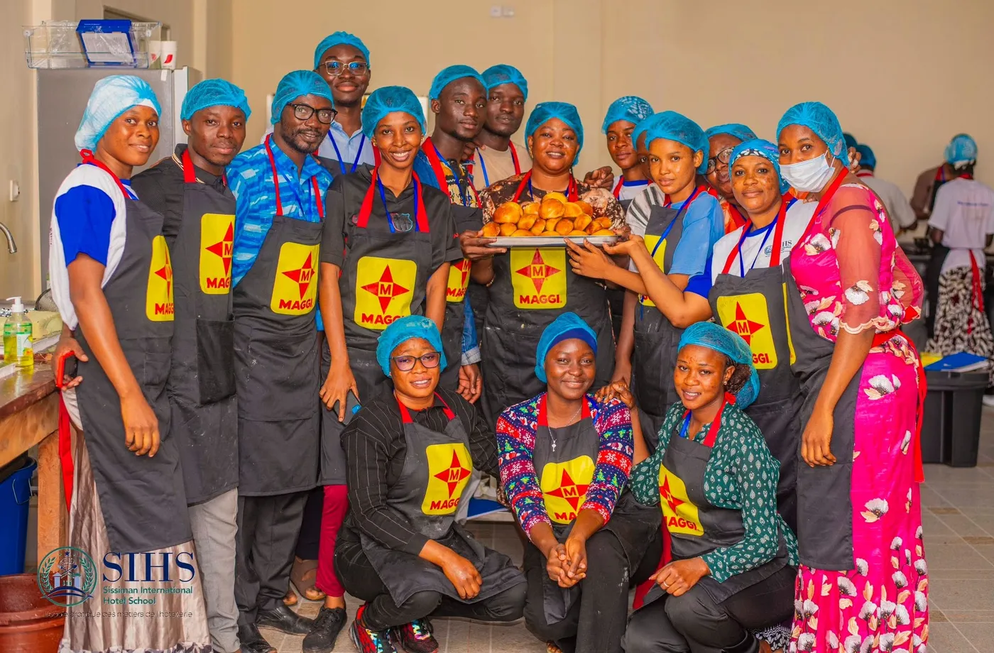 Groupe d'apprenants en cuisine